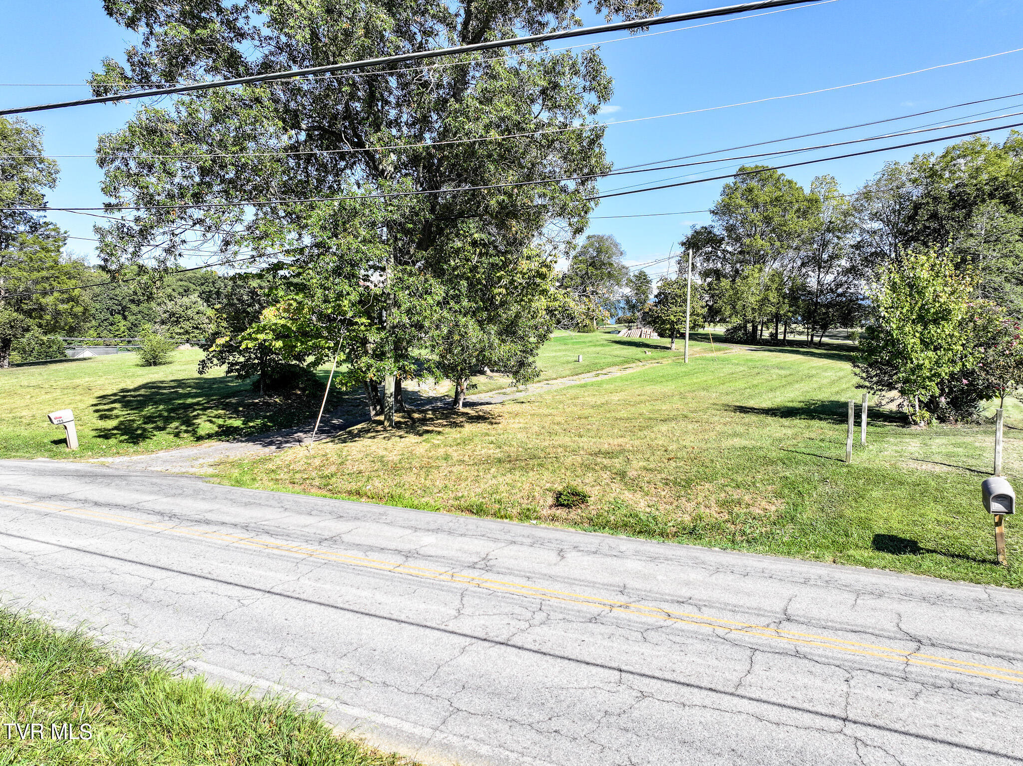 73 West Allens Bridge Road, Unit 5 Greeneville, TN 37743 - Photo 10 of 13 DJI_20240908192205_0731_D