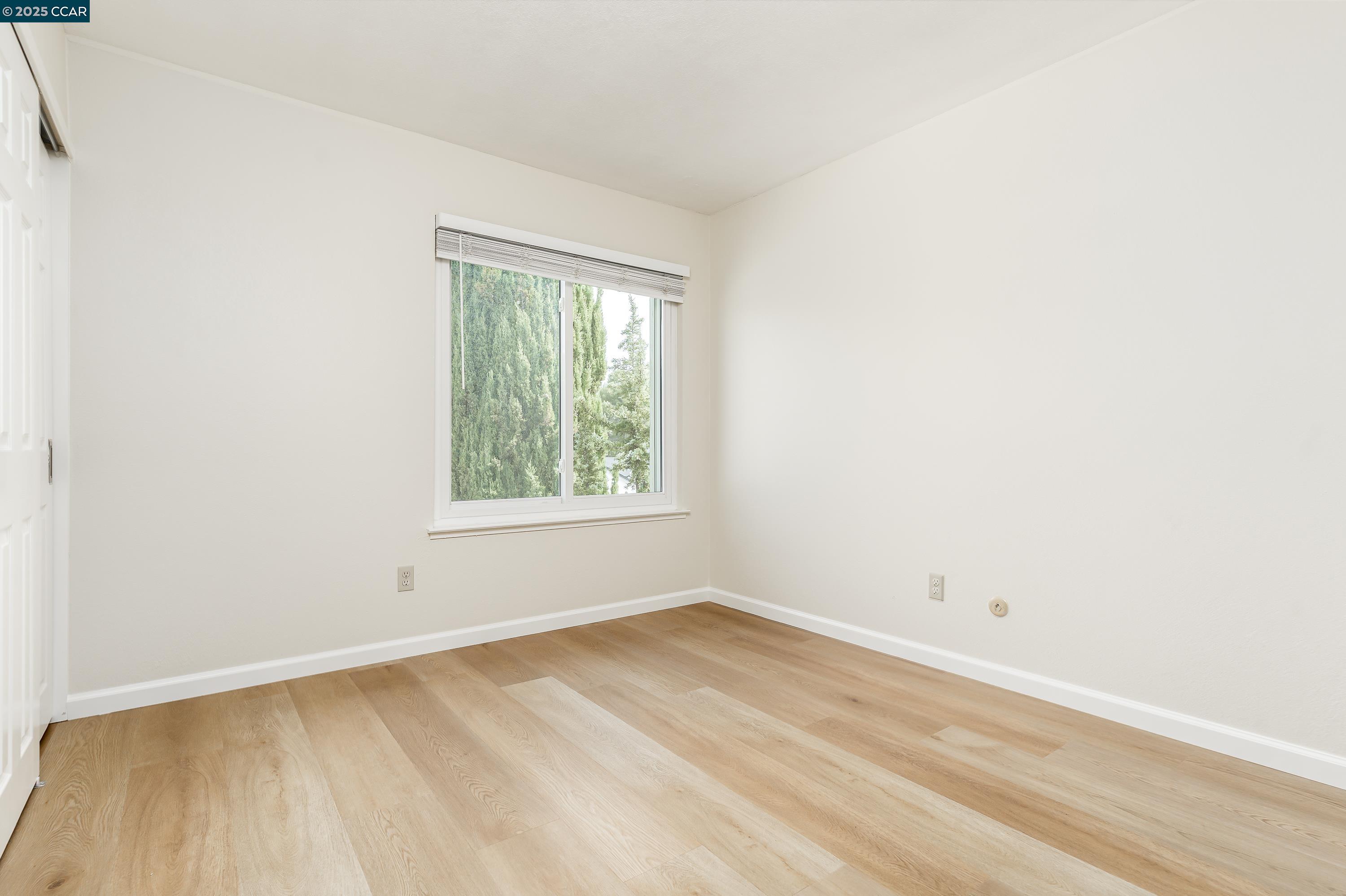 121 Brighton Street Hercules, CA 94547 - Photo 32 of 55 an empty room with a window
