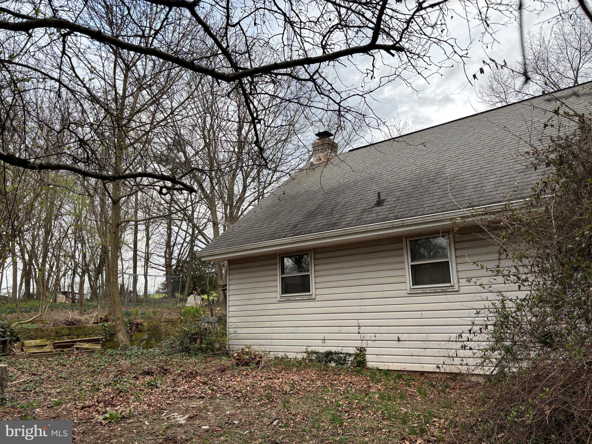 39 Hossler Road Manheim, PA 17545 - Photo 9 of 16 a backyard of a house with lots of green space