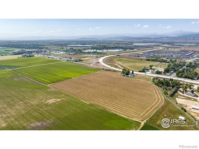 a picture of a tennis court