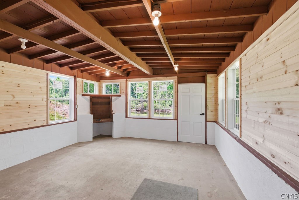 7016 Guyder Road Lysander, NY 13112 - Photo 24 of 41 The three-season room is a true bonus space—and co