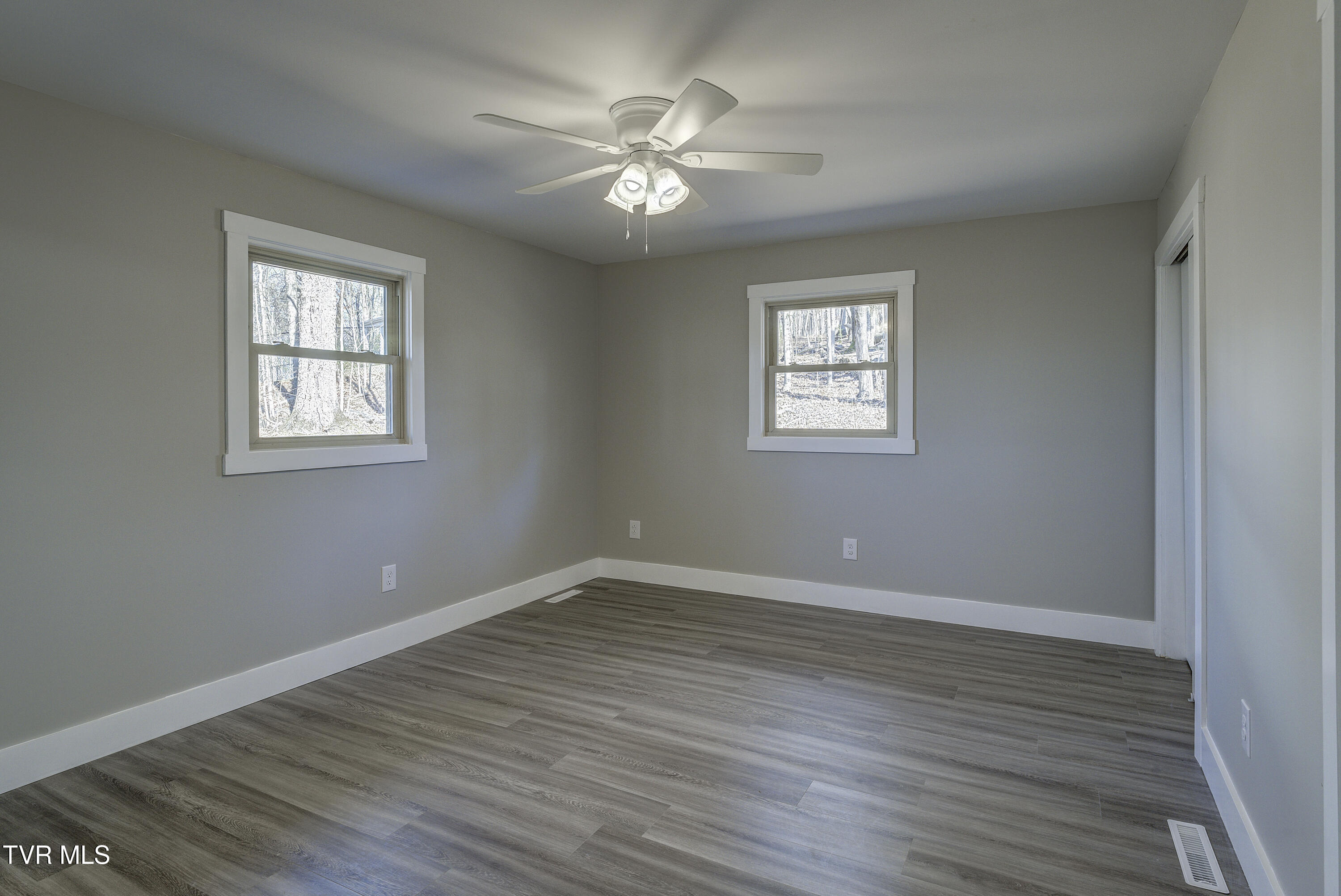 4407 Mitchell Road Kingsport, TN 37664 - Photo 31 of 67 MItchell-24