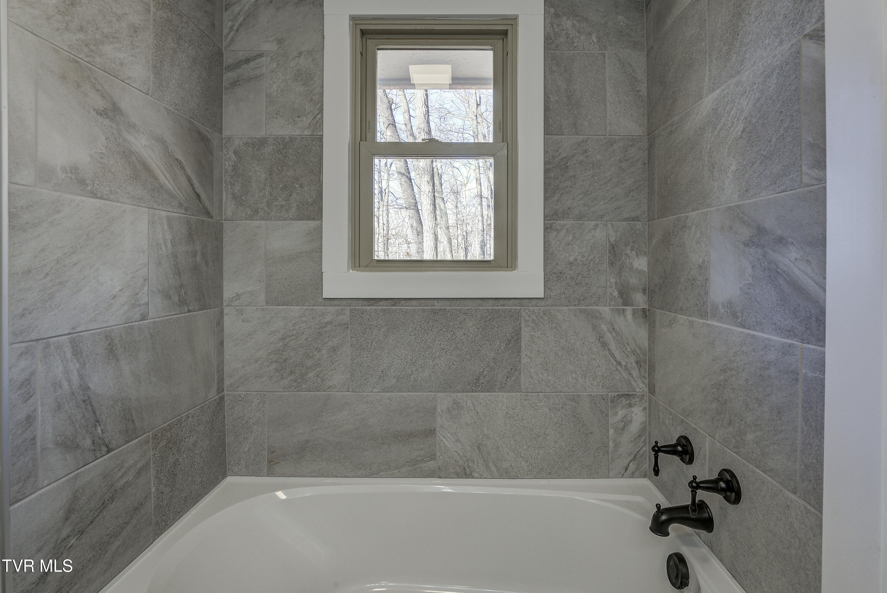 4407 Mitchell Road Kingsport, TN 37664 - Photo 35 of 67 MItchell-28