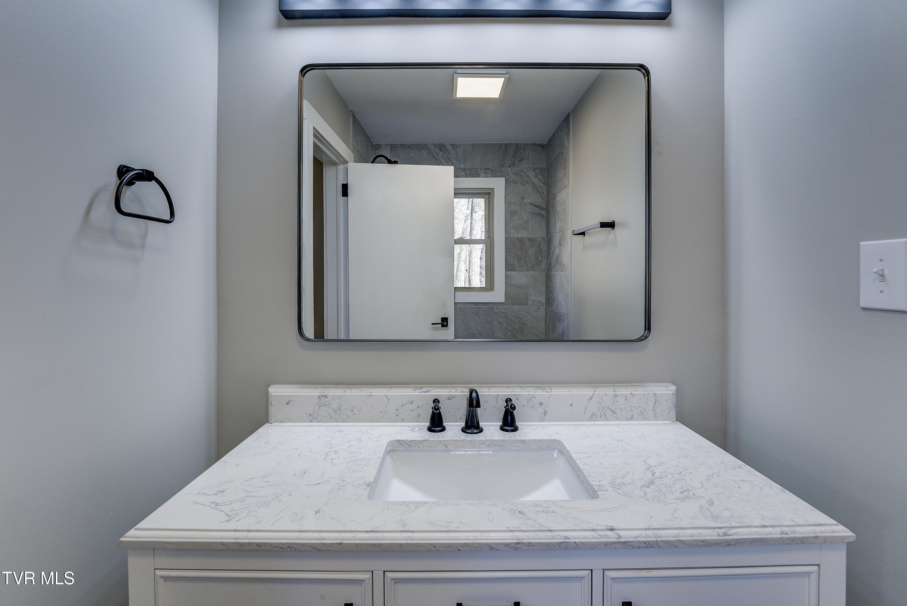 4407 Mitchell Road Kingsport, TN 37664 - Photo 37 of 67 MItchell-30