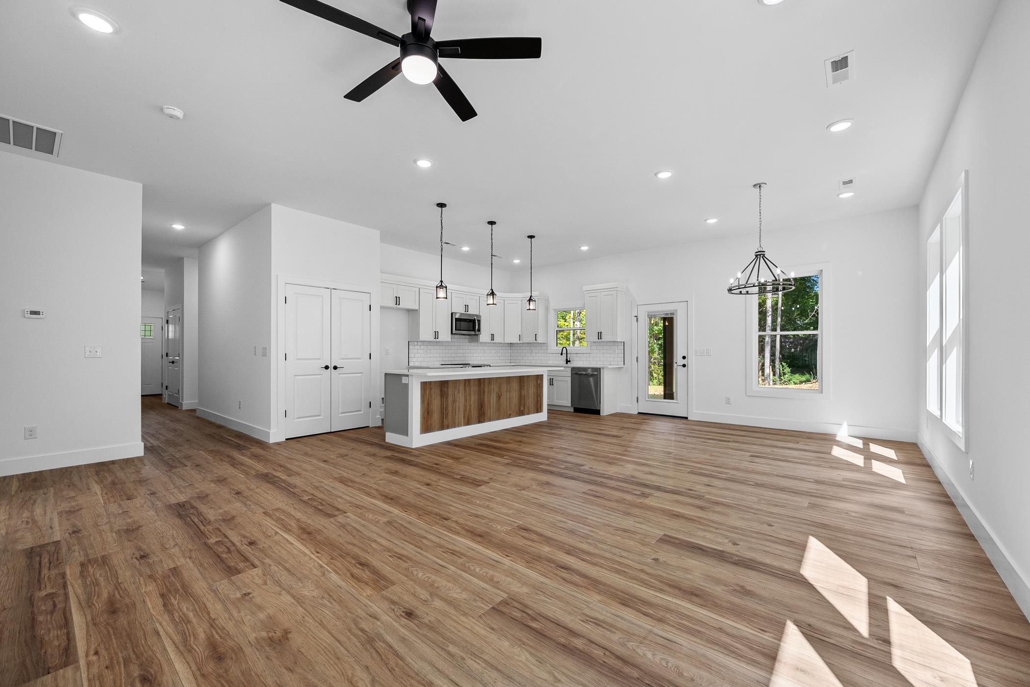 208 Eastbrook Road Gaffney, SC 29340 - Photo 4 of 34 Gallery Image 4