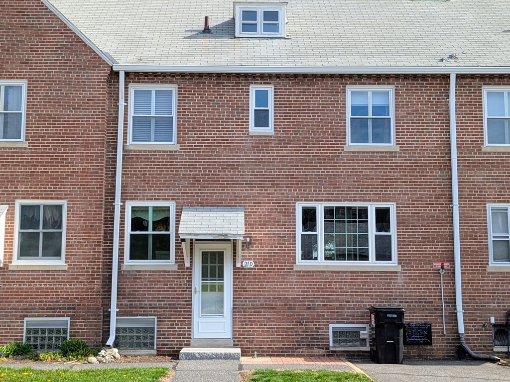 21 Elm Road, Unit D Devens, MA 01434 - Photo 2 of 36