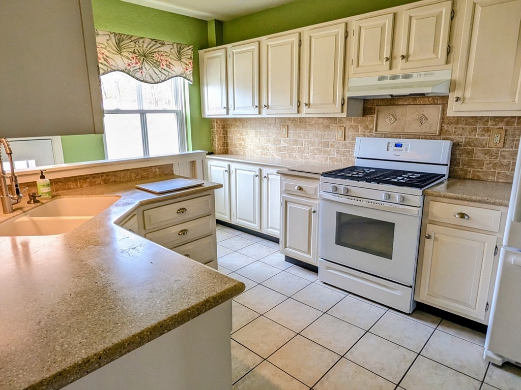 21 Elm Road, Unit D Devens, MA 01434 - Photo 7 of 36