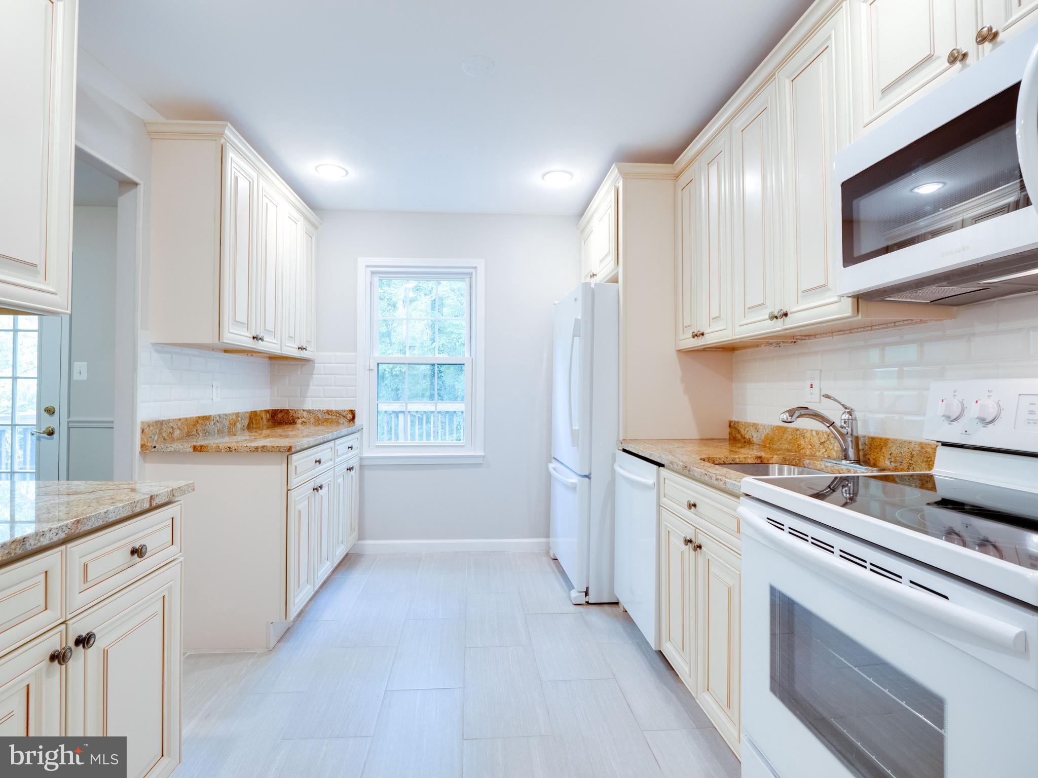 8352 Luce Court Springfield, VA 22153 - Photo 5 of 48 Ample countertop space