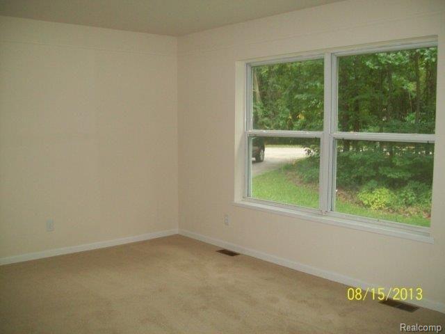 1062 East Barron Road Howell, MI 48855 - Photo 7 of 11 8-15-2013 010.jpg