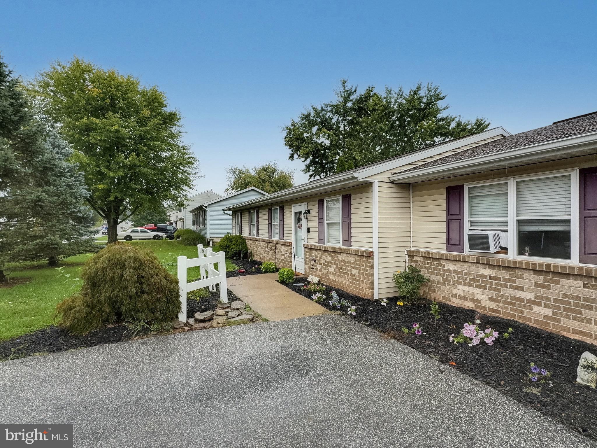 3048 Muirfield Road Dover, PA 17315 - Photo 3 of 20 Gallery Image 3