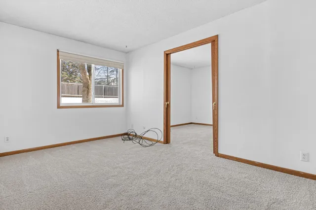 $152,900 | 132 Demont Avenue, Unit 136, Little Canada, MN 55117