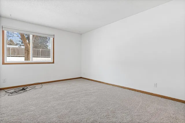 $152,900 | 132 Demont Avenue, Unit 136, Little Canada, MN 55117