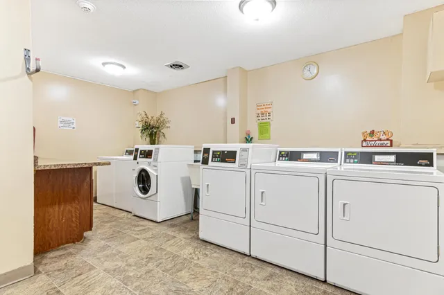 $152,900 | 132 Demont Avenue, Unit 136, Little Canada, MN 55117