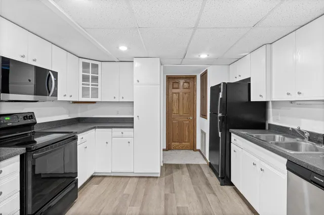 $152,900 | 132 Demont Avenue, Unit 136, Little Canada, MN 55117