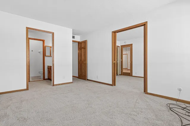 $152,900 | 132 Demont Avenue, Unit 136, Little Canada, MN 55117