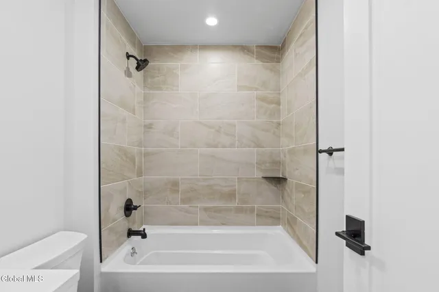 $760,300 | 16 Footpath Way, Lake George, NY 12845