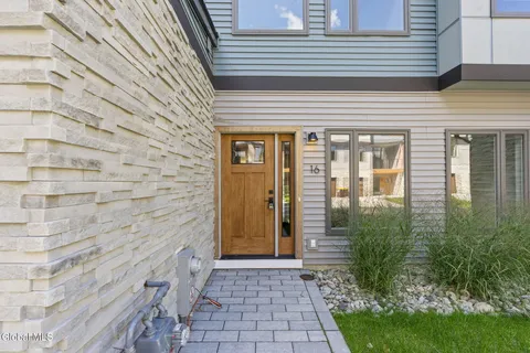 $760,300 | 16 Footpath Way, Lake George, NY 12845