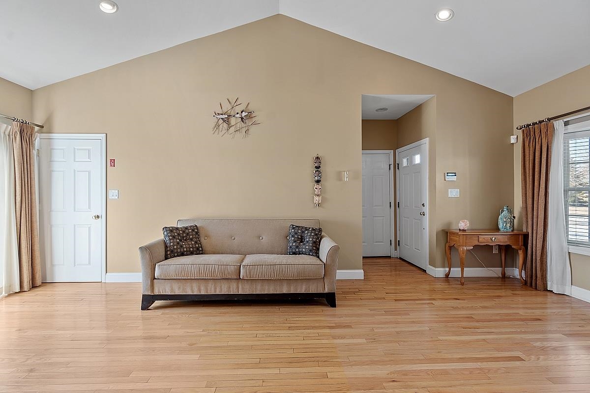 78 Mountain Village Road Salem, NH 03079 - Photo 6 of 31 Gallery Image 6