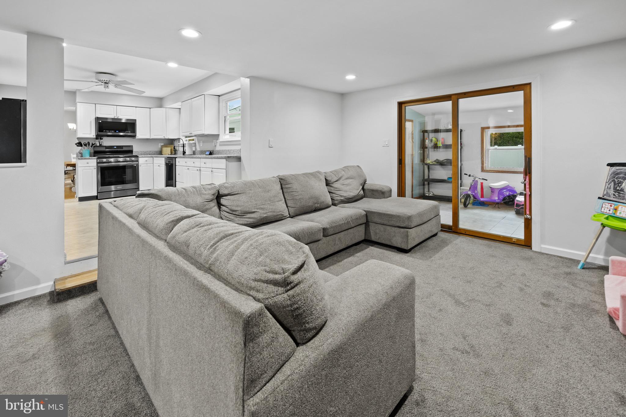 51 White Birch Road Turnersville, NJ 08012 - Photo 13 of 55