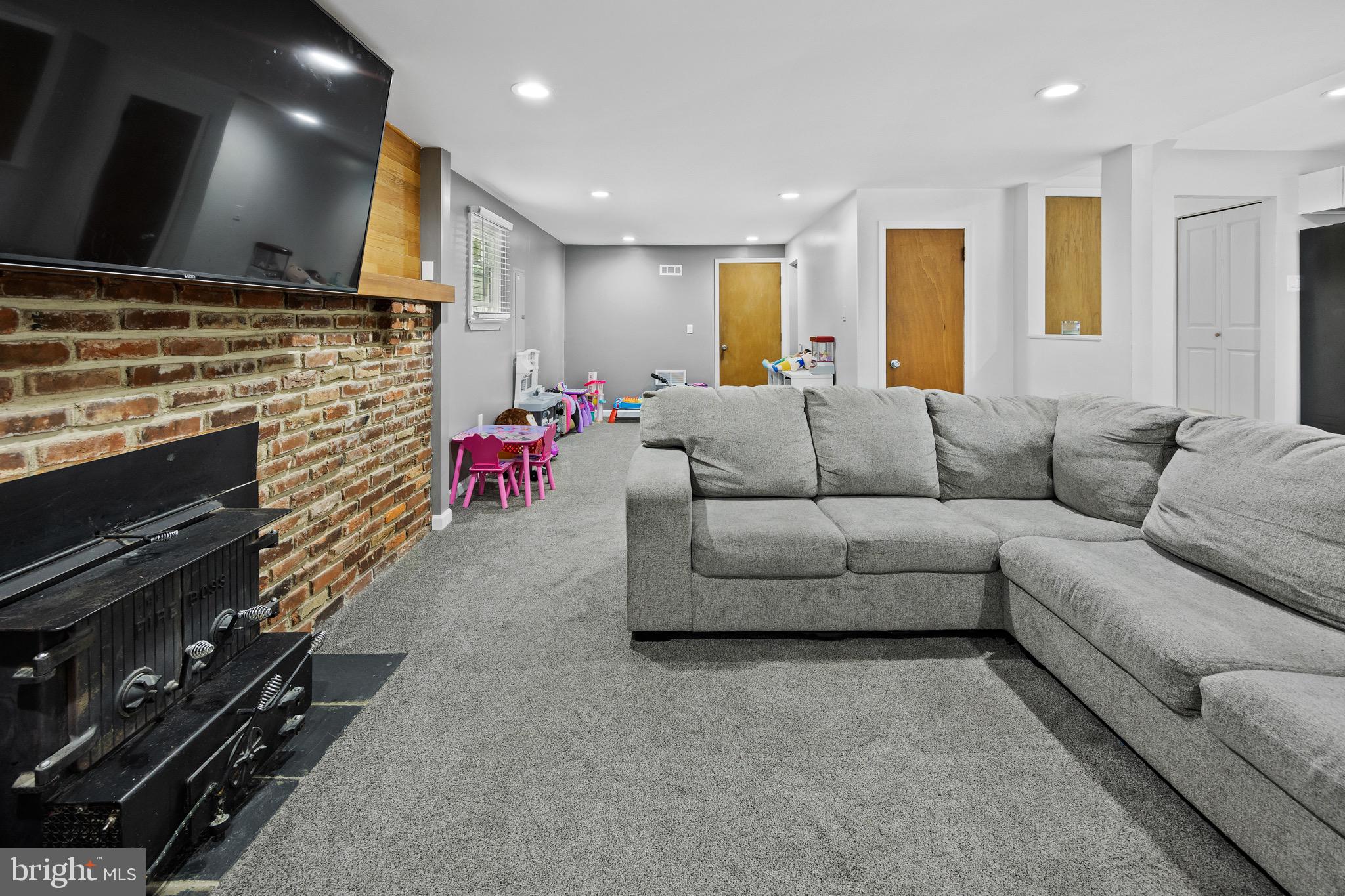 51 White Birch Road Turnersville, NJ 08012 - Photo 14 of 55