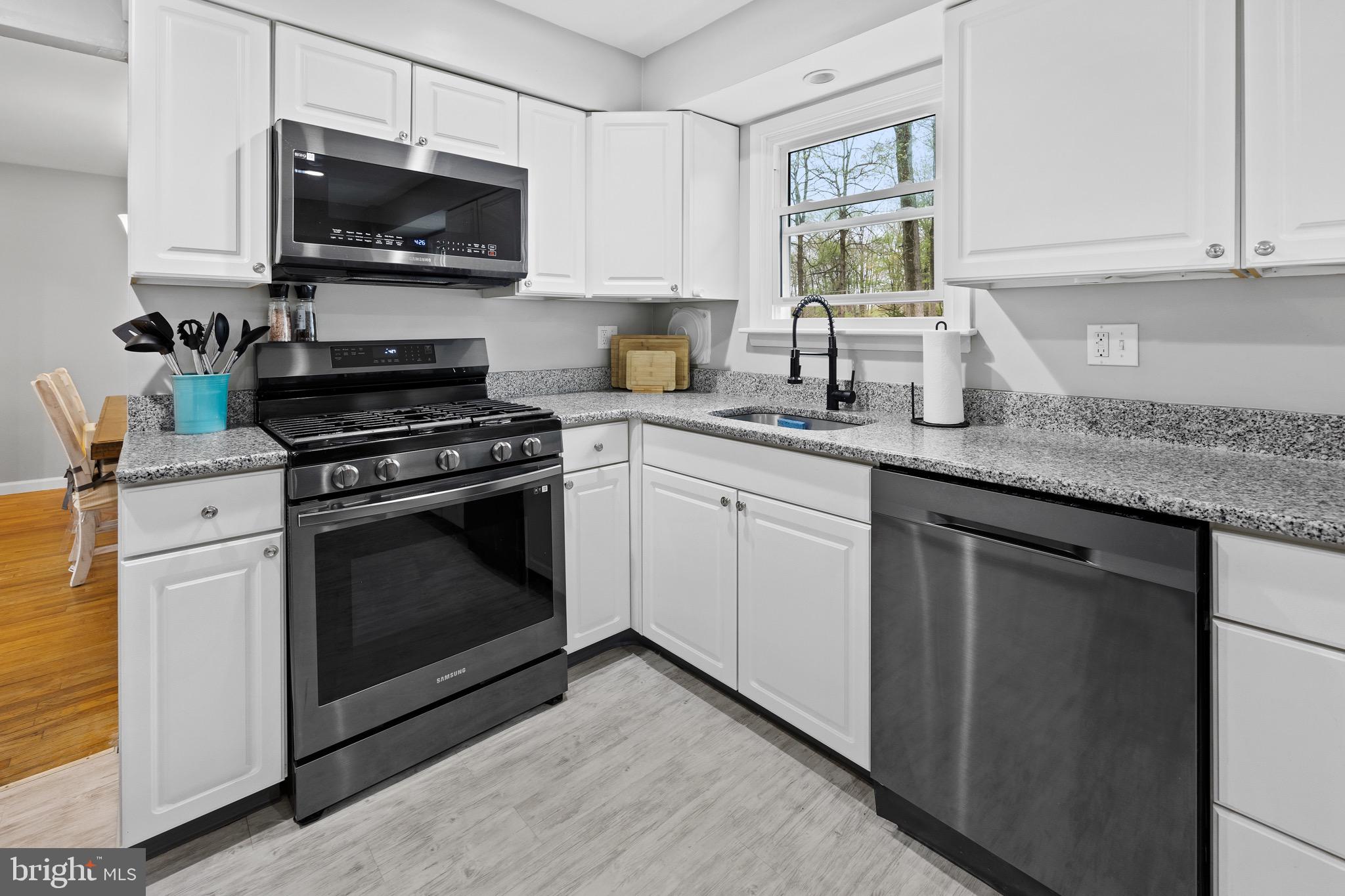 51 White Birch Road Turnersville, NJ 08012 - Photo 6 of 55