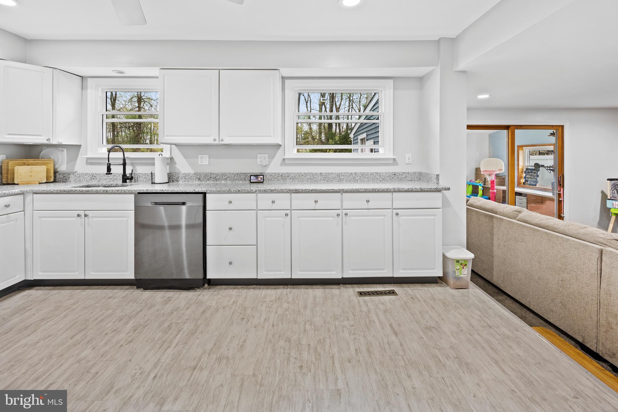 51 White Birch Road Turnersville, NJ 08012 - Photo 9 of 55