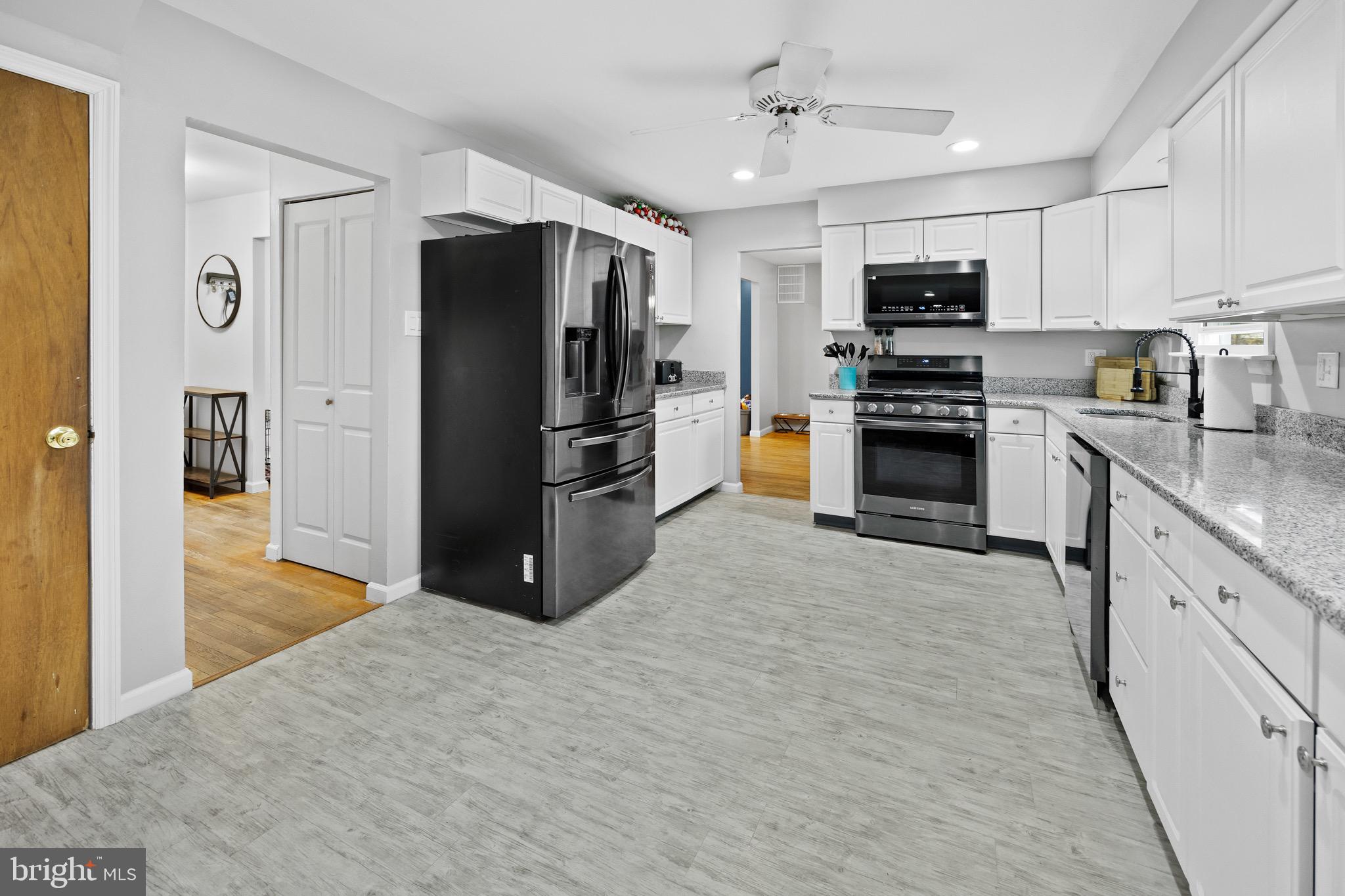 51 White Birch Road Turnersville, NJ 08012 - Photo 10 of 55