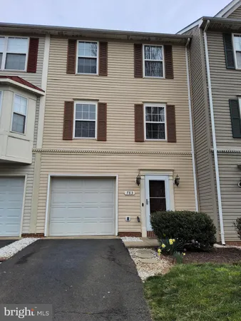 $2,635 | 783 General Wallace Court, Warrenton, VA 20186