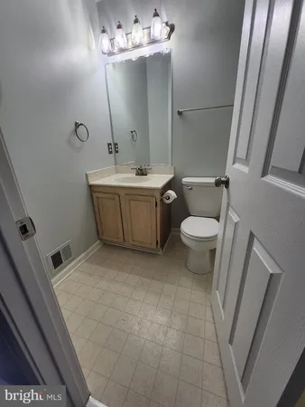 $2,635 | 783 General Wallace Court, Warrenton, VA 20186