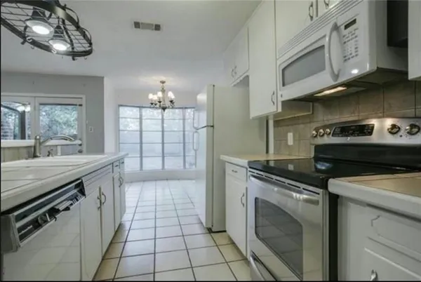 $2,145 | 1801 Sagebrush Trail, Euless, TX 76040