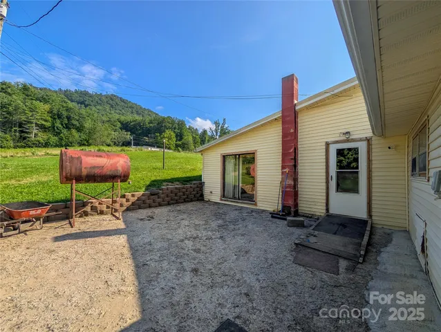 $215,000 | 540 Pound Mill Branch Road, Burnsville, NC 28714