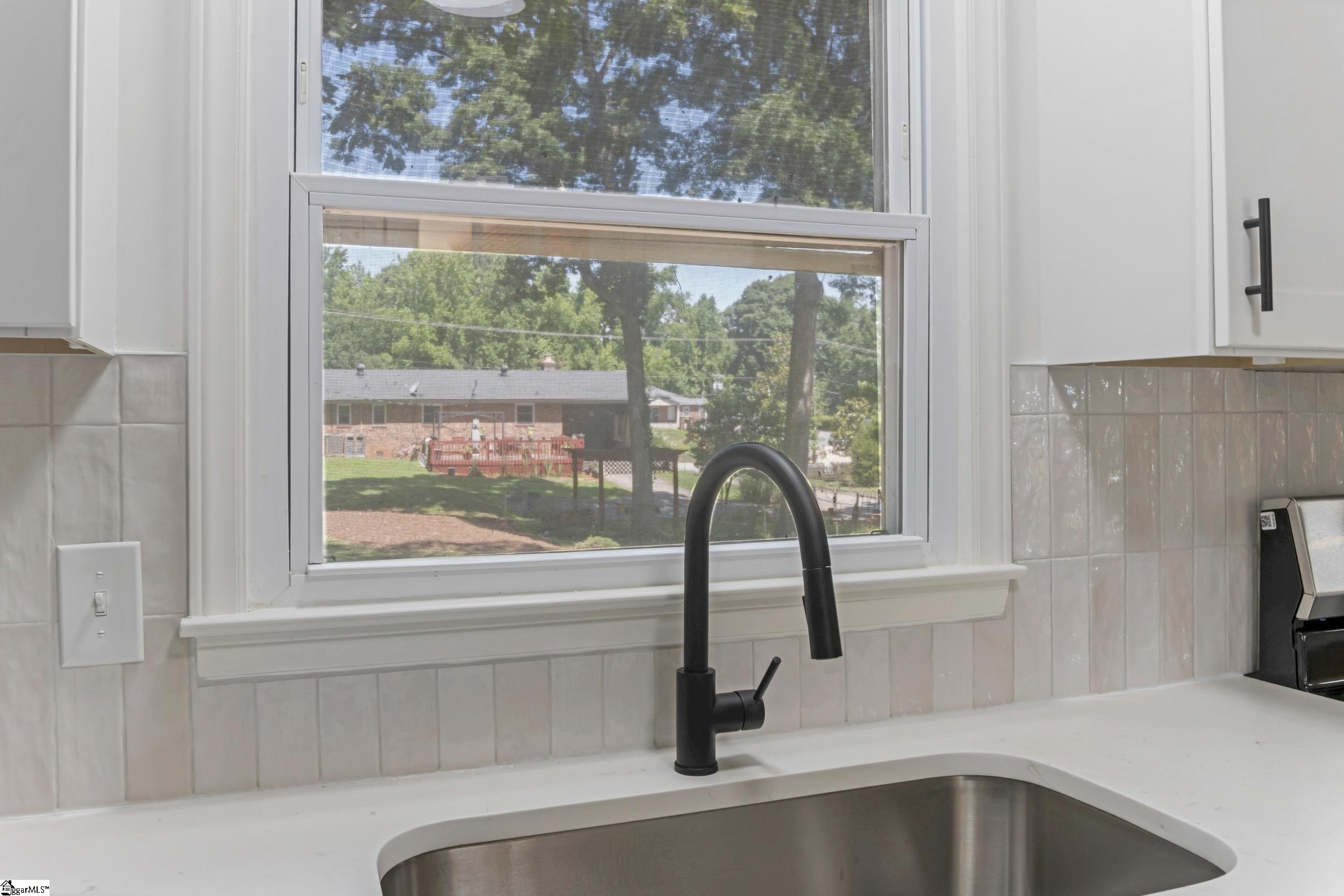 402 Woodley Road Spartanburg, SC 29306 - Photo 7 of 35 Gallery Image 7