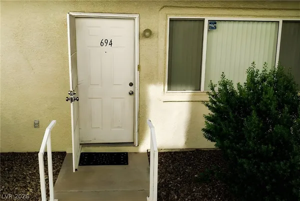 $180,000 | 694 Anne Lane, Unit 694, Henderson, NV 89015