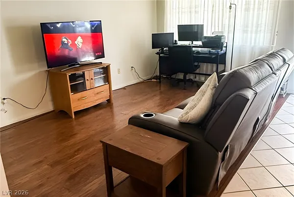 $180,000 | 694 Anne Lane, Unit 694, Henderson, NV 89015