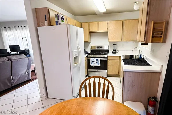 $180,000 | 694 Anne Lane, Unit 694, Henderson, NV 89015