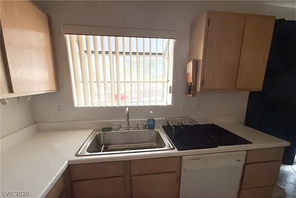 $180,000 | 694 Anne Lane, Unit 694, Henderson, NV 89015