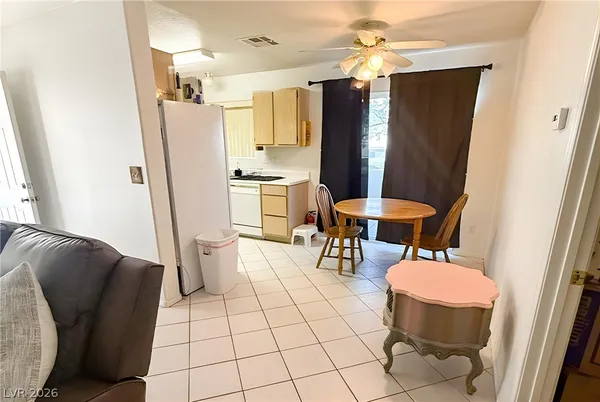 $180,000 | 694 Anne Lane, Unit 694, Henderson, NV 89015