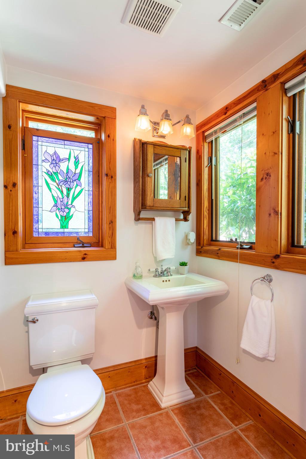 2319 Hickory Road Annapolis, MD 21401 - Photo 25 of 68 Main level full bath