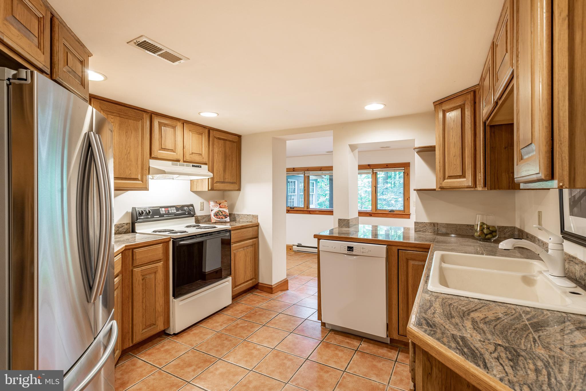 2319 Hickory Road Annapolis, MD 21401 - Photo 36 of 68 Private living area's kitchen