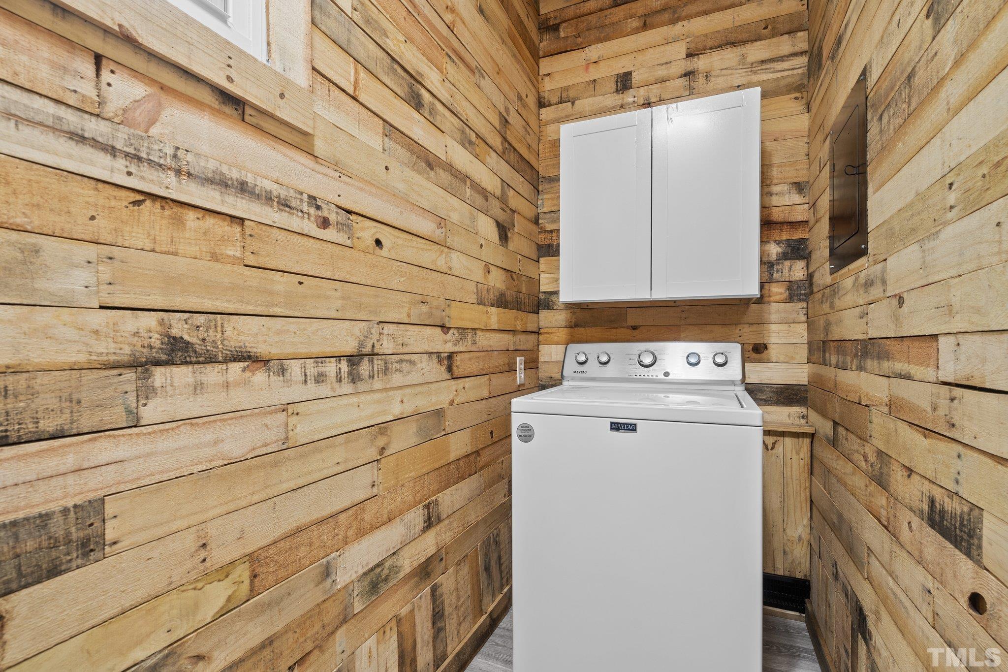 3645 Hicksboro Road Henderson, NC 27537 - Photo 8 of 37 a utility room with dryer and washer