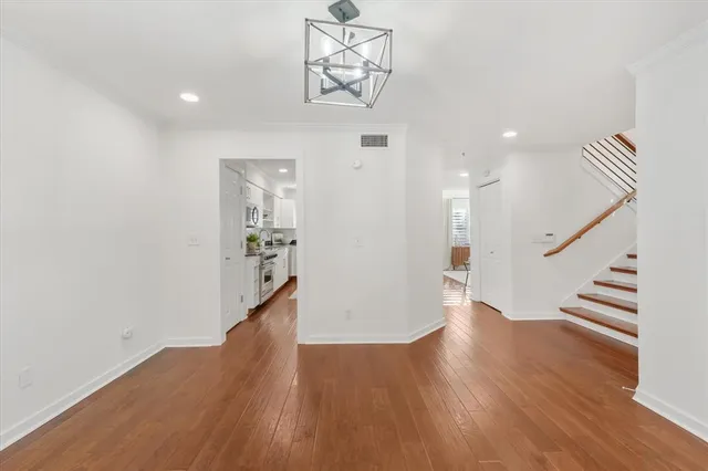 $3,000 | 3901 Travis Street, Unit 126, Dallas, TX 75204