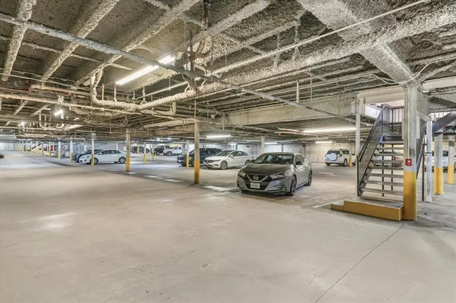 $3,000 | 3901 Travis Street, Unit 126, Dallas, TX 75204