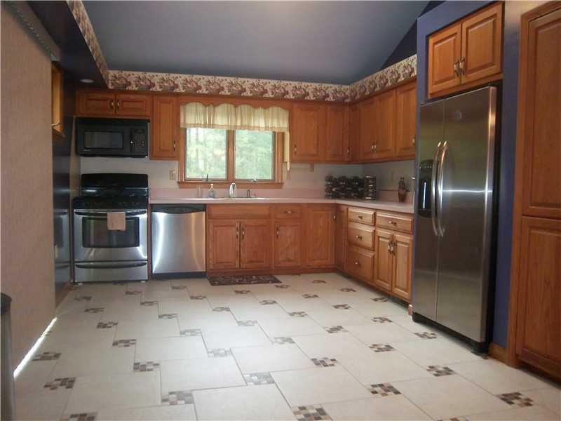 109 Clarette Road Pittsburgh, PA 15237 - Photo 3 of 13 Kitchen.