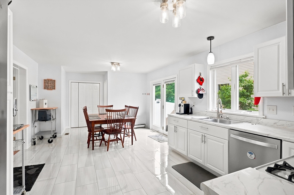 18 Rosegate Road Needham, MA 02494 - Photo 5 of 41