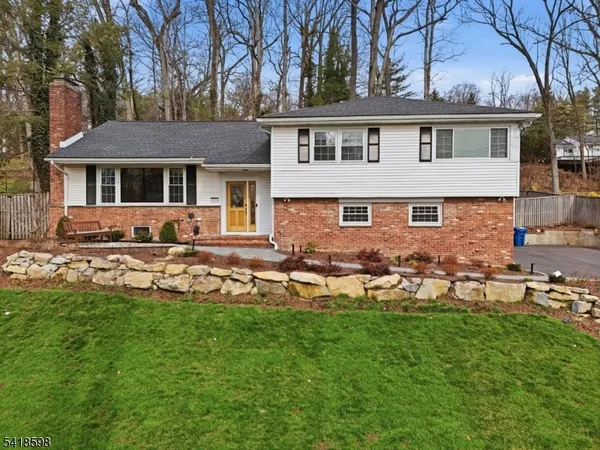$1,100,000 | 1474 Deer Path, Mountainside, NJ 07092