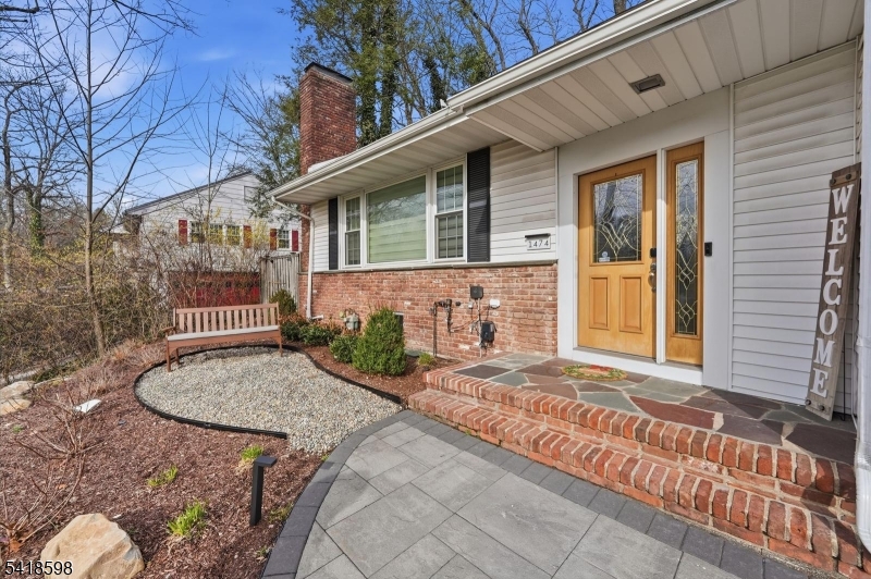 1474 Deer Path Mountainside, NJ 07092 - Photo 4 of 36