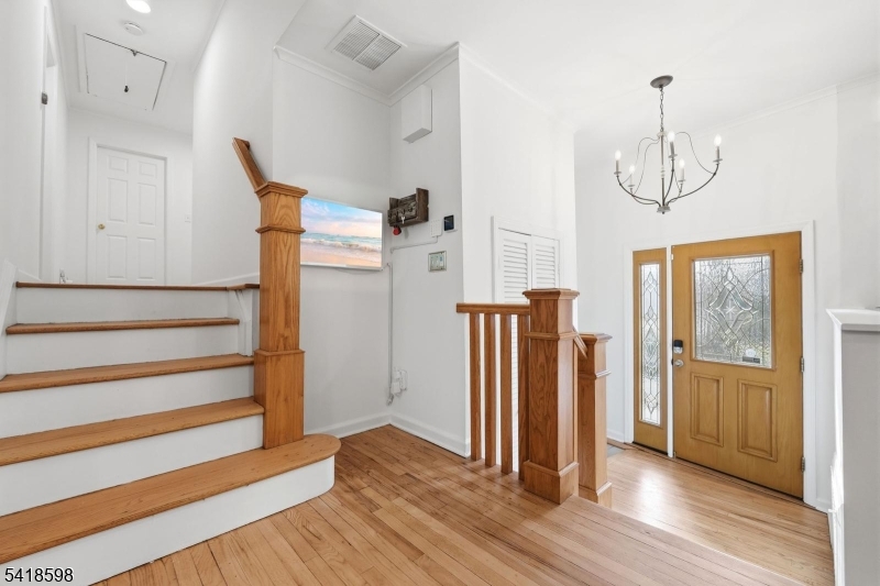 1474 Deer Path Mountainside, NJ 07092 - Photo 5 of 36