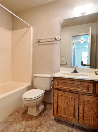 $1,295 | 1110 South Rusk Street, Unit B, Weatherford, TX 76086