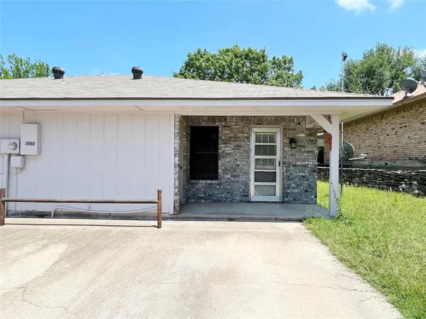 $1,295 | 1110 South Rusk Street, Unit B, Weatherford, TX 76086