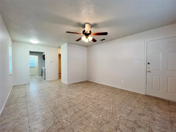 $1,295 | 1110 South Rusk Street, Unit B, Weatherford, TX 76086